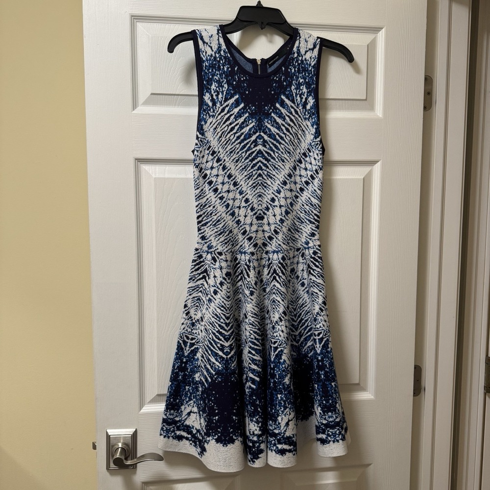 Karen Millen Sweater Dress White/Blue Women's M Bodycon Fit N Flare Stretch EUC